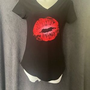 Lip shirt